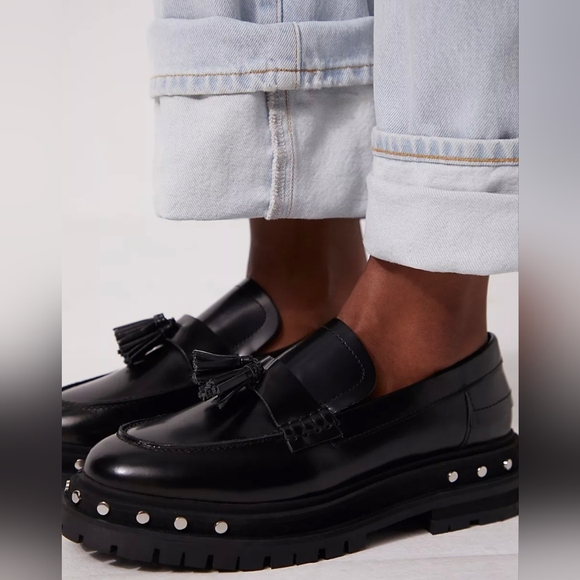 Shoes - Free People Teagan Tassel Loafers - Size 8